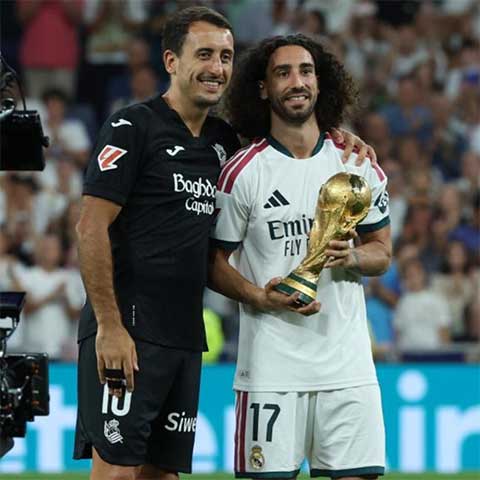 Không chỉ Cucurella, Mikel Oyarzabal cũng được Real dành sự tri ân