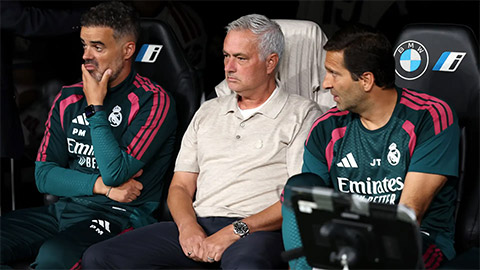 Mourinho lại ngồi trên ghế chỉ đạo ở Bernabeu sau 13 năm