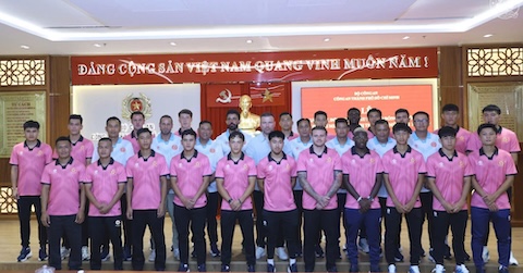 CLB CATP.HCM trước khi di chuyển ra Hà Nội tham dự trận tranh Siêu cúp. Ảnh: Đình Viên