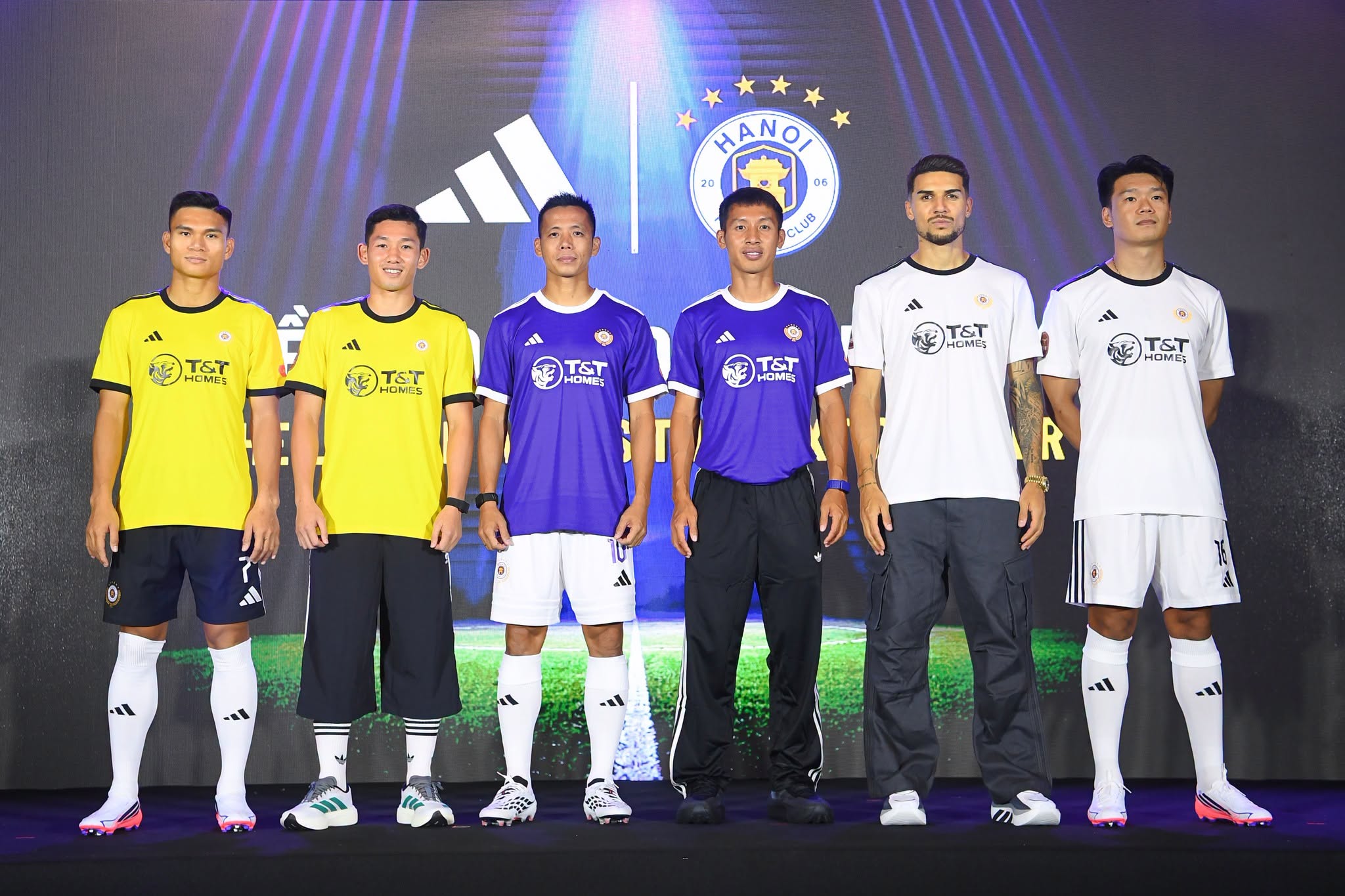 CLB Hà Nội ra mắt bộ trang phục áo đấu của adidas ở mùa giải 2026/27