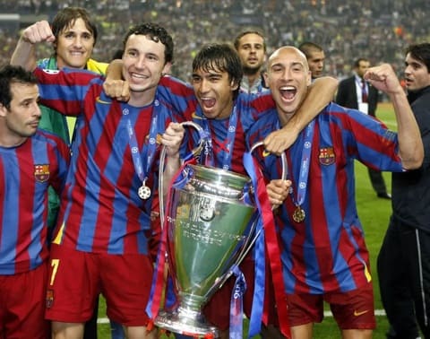 Van Bronckhorst (chữ X) từng vô địch Champions League mùa 2005/06 cùng Barca. Ảnh: The Sun