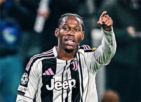 Moise Kean trên đường tới Como