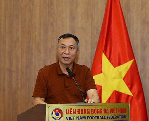 Chủ tịch VFF Trần Quốc Tuấn chỉ đạo, giao nhiệm vụ cho các trọng T