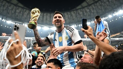  Messi chia tay ĐT Argentina: Thế giới bóng đá nói lời từ biệt với Leo