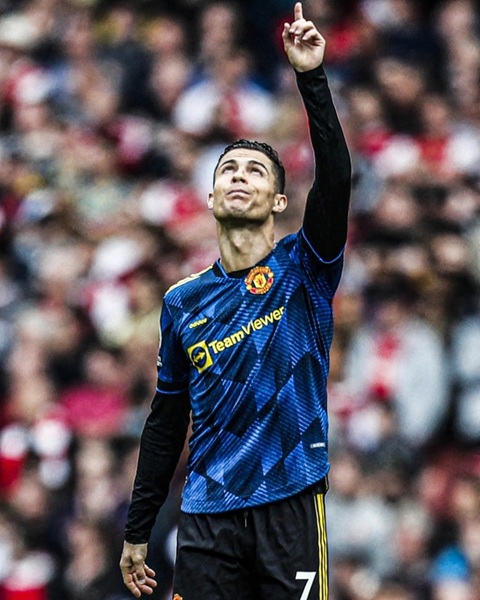 Pha ăn mừng giàu cảm xúc của Ronaldo sau khi ghi bàn vào lưới Arsenal, ngày 23/4/2022