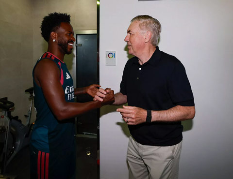 Ancelotti bắt tay Vinicius