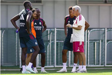 Mbappe rút ngắn kỳ nghỉ để hội quân sớm, điều được Mourinho đặc biệt đánh giá cao