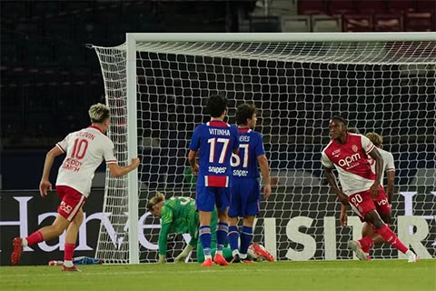 Hàng công PSG đang thi đấu thiếu hiệu quả, hàng thủ lại hay mắc sai lầm