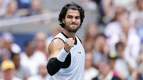 Carlos Alcaraz thắng dễ Tommy Paul, lập cột mốc đáng nể tại US Open 2026