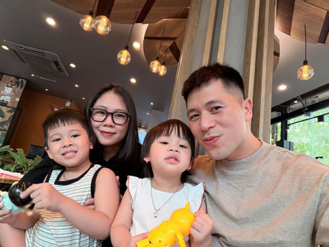 Gia đình nhỏ hạnh phúc của Đình Trọng. Ảnh - FBNV