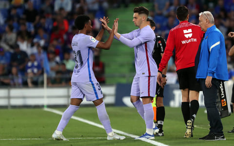 Mika Marmol chỉ có 1 lần ra sân cho đội một Barca, khi vào sân ở trận hòa Getafe 0-0 hồi tháng 2/2022. Ảnh: FC Barcelona