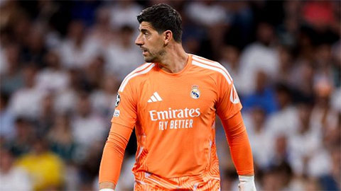 Courtois không thực sự hài lòng về cách chơi của đồng đội