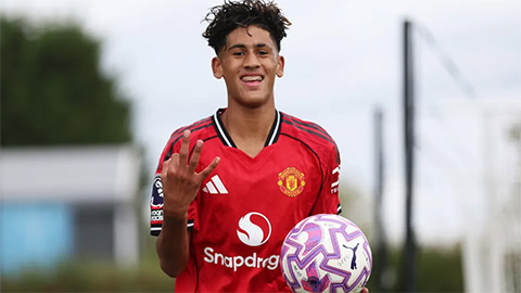  JJ Gabriel lập hat-trick lịch sử cho MU ở tuổi 15