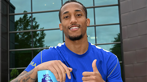  Joao Pedro chấm dứt cơn khát giải thưởng của Chelsea