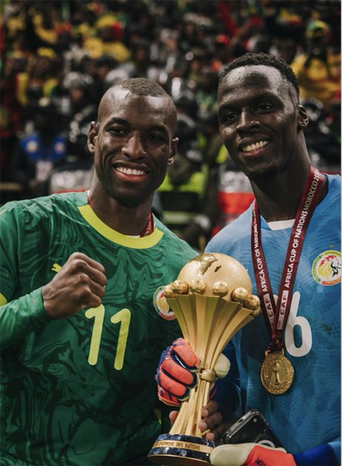 Mendy chia tay ĐT Senegal