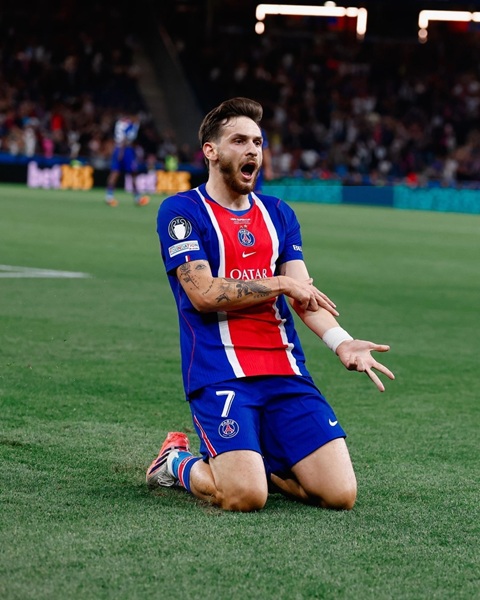 Kvara đang có những ngày tháng tươi đẹp ở PSG