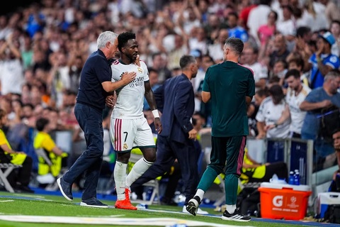 Vinicius từng bị các Madridista huýt sáo trong trận tiếp Inter ở Champions League. Ảnh: El Pais