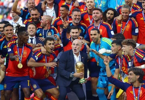Chức vô địch World Cup đã thuộc về quá khứ, nhiệm vụ mới của ĐT Tây Ban Nha là bảo vệ ngôi vị số một thế giới. Ảnh: The Globe and Mail