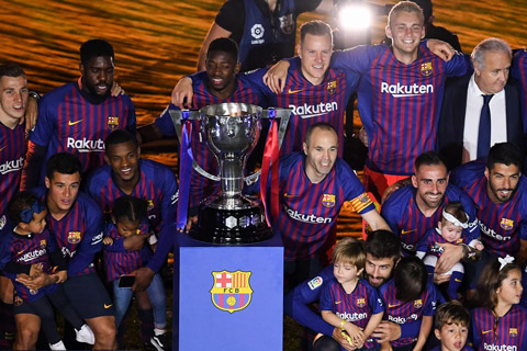 Barca mùa 2017/18 từng tiến gần cột mốc bất bại cả mùa La Liga