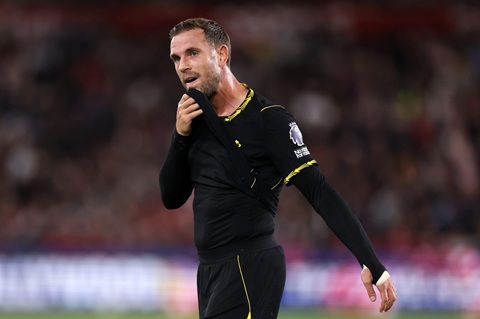 Ở tuổi 36, Jordan Henderson vẫn có thể đóng góp cho hàng tiền vệ Chelsea
