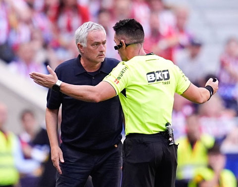Mourinho rất không hài lòng với công tác trọng T - Ảnh: getty images