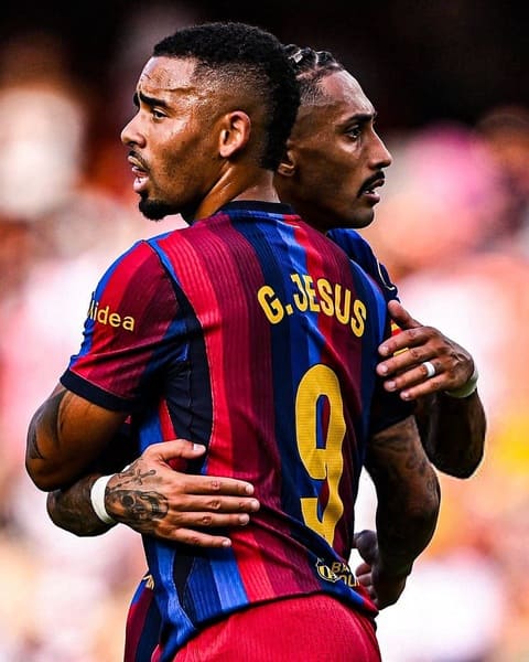 Với Jesus và Raphinha, Barca có thể quên đi Alvarez. Ảnh: Facebook