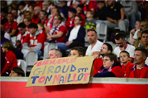 Giroud luôn được chào đón đặc biệt