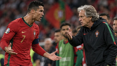 Vụ căng thẳng giữa Ronaldo và Jesus đang khiến dư luận dậy sóng