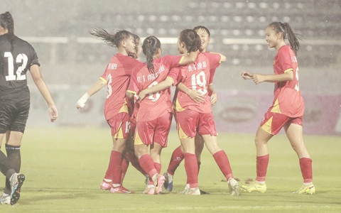 Niềm vui ghi bàn của U17 nữ Việt Nam. Ảnh: Nguyễn Quốc Khanh
