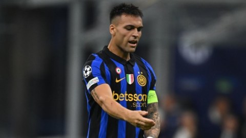 Lautaro Martinez ngồi chơi xơi nước 1 tháng, lỡ trận derby Milan