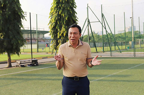 Chủ tịch VFF Trần Quốc Tuấn động viên, khích lệ tinh thần U15 Việt Nam