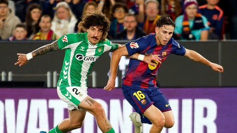 Barca (phải) được dự đoán sẽ có trận đấu khó khăn trên sân của Betis