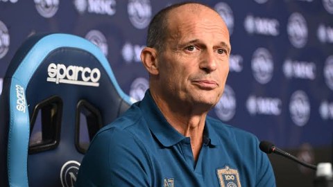 Napoli thua 5/9 trận, ghế nóng của Allegri lung lay?