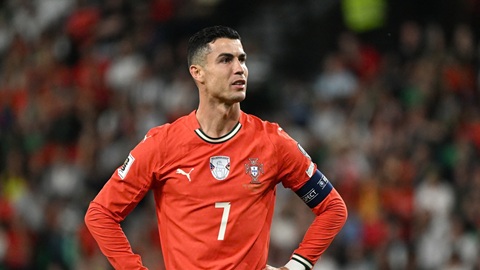 Ronaldo bị treo giò 30 ngày, nộp phạt 255 euro