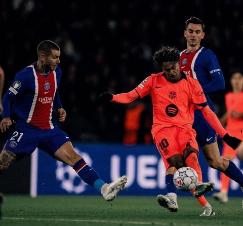 Ở Paris, Barca đã tỏ ra quá tự tin triển khai lối chơi tấn công trước PSG