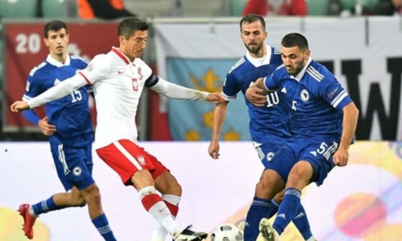 Nhật định phạt góc Bosnia-Herzegovina vs Ba Lan, 01h45 ngày 6/10 - Ảnh 1