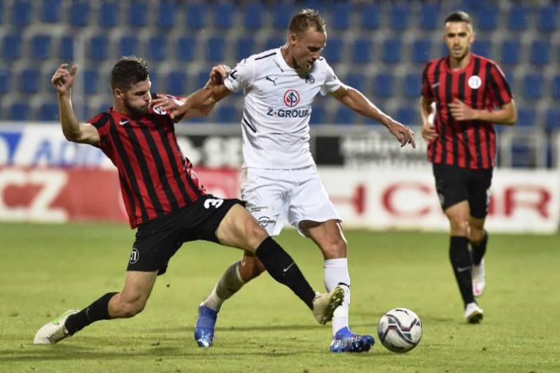Nhận định, Soi kèo Lokomotiv Sofia vs Spartak Varna 00h30 ngày 23/08: Chiến thắng cách biệt - Ảnh 1