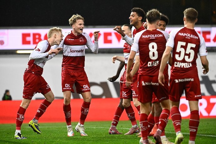  Nhận định Standard Liege vs Zulte Waregem 2h45 ngày 22/11: Ca khúc khải hoàn