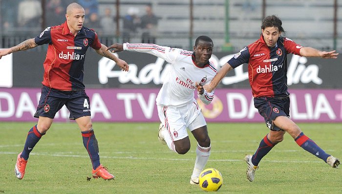 Nhật định phạt góc AC Milan vs Cagliari, 1h45 ngày 25/5