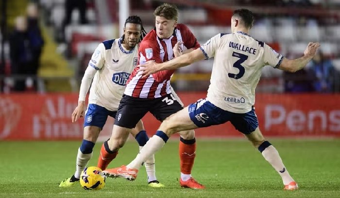  Nhận định Lincoln City vs Huddersfield 22h00 ngày 1/1: Ứng viên thực thụ