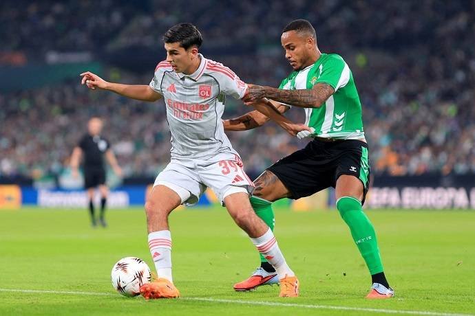  Nhật định phạt góc Real Betis vs Utrecht, 3h ngày 28/11