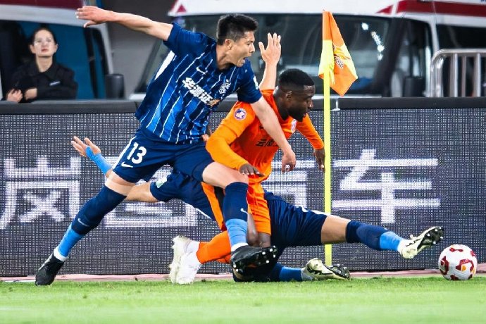  Nhận định Wuhan Three Towns vs Qingdao West Coast, 18h30 ngày 18/7: Khách có quà
