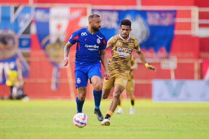  Nhận định Arema vs PSBS Biak Numfor 15h30 ngày 11/8: Đối thủ cân tài