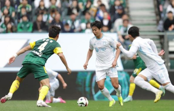 Nhận định Jeonbuk Hyundai Motors vs Gimcheon Sangmu 14h30 ngày 20/9: Gia tăng khoảng cách - Ảnh 4