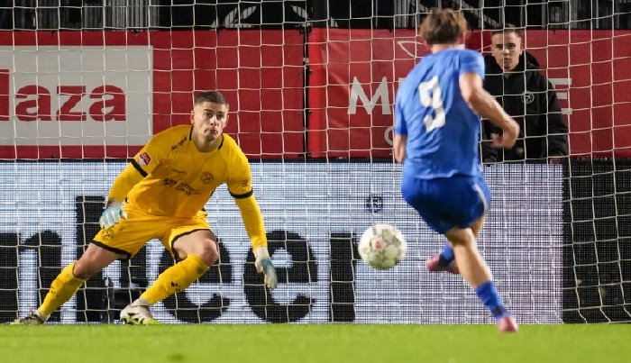  Nhận định AZ Alkmaar 2 vs Eindhoven 1h00 ngày 11/08: Vẫn chưa thể thắng