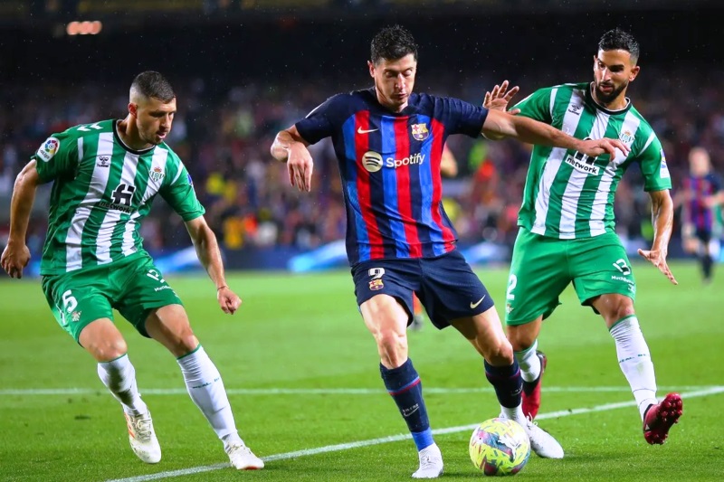 Nhận định Real Betis vs Barcelona 00h30 ngày 07/12: Khải hoàn đất khách - Ảnh 1