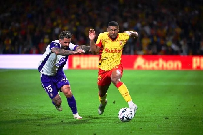  Nhật định phạt góc Lens vs Nice, 02h00 ngày 23/05