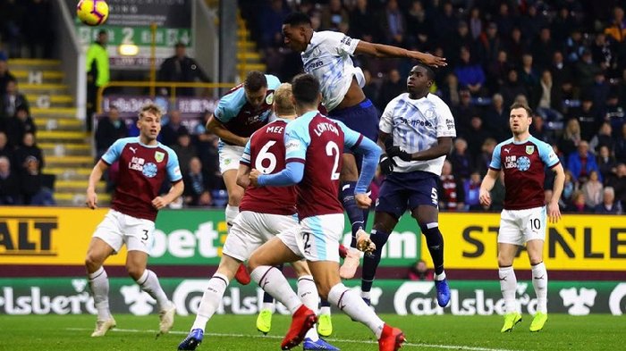  Nhật định phạt góc Burnley vs Everton, 22h ngày 27/12