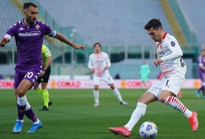  Nhật định phạt góc Fiorentina vs AC Milan, 21h ngày 11/01
