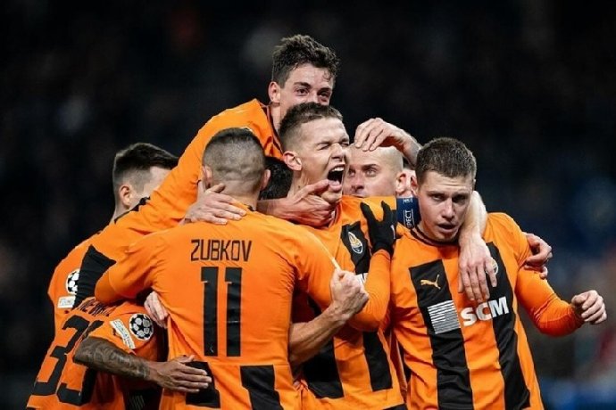  Nhận định Lech Poznan vs Shakhtar Donetsk, 0h45 ngày 13/3: Một chân đi tiếp